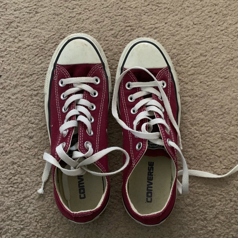 CONVERSE. Maroon